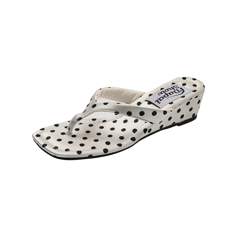 2026 Designer Polka Dot Women Slippers Fashion Wedges Heel Dress Flip Flop Outdoor Clip Toe Beach Vacation Ladies Slides Shoes